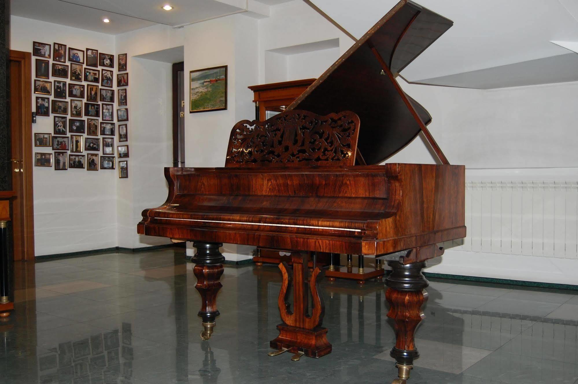 Art Hotel Academy دنيبروبيتروفسك المظهر الخارجي الصورة